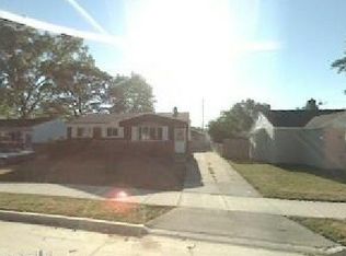 5023 Fletcher St, Wayne, MI 48184