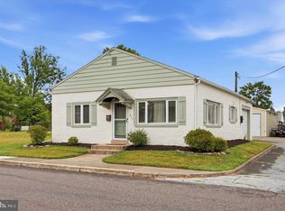 613 W Race St, Stowe, PA 19464
