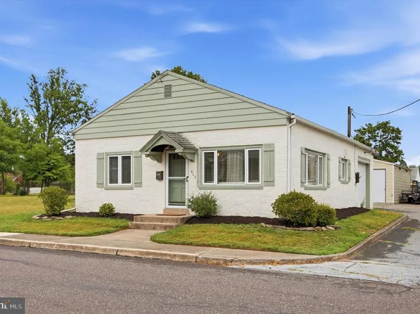 613 W Race St, Stowe, PA 19464