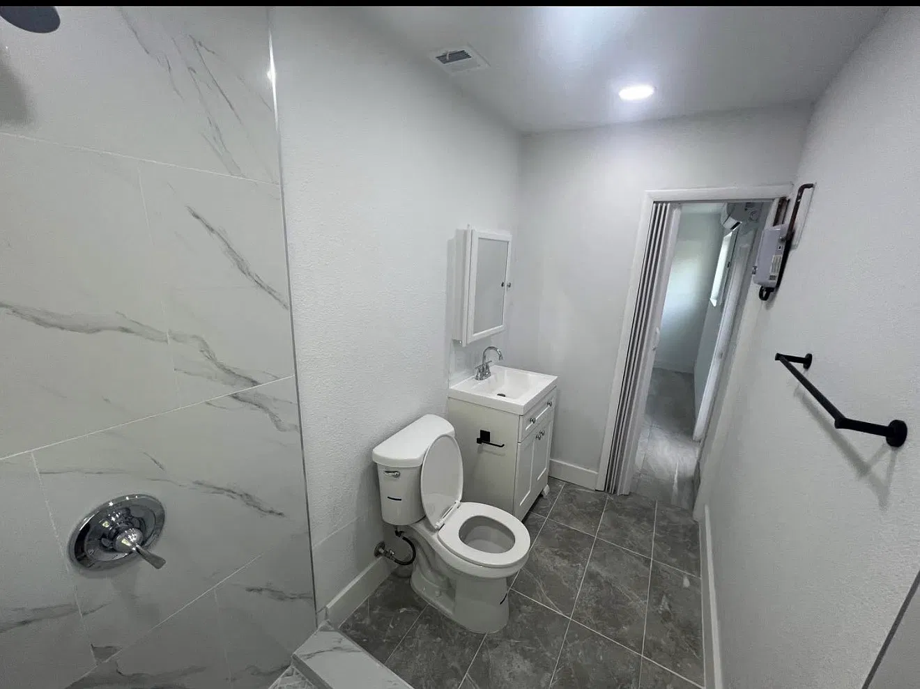1 bed, 200 sqft, $1,200 — Photo 1