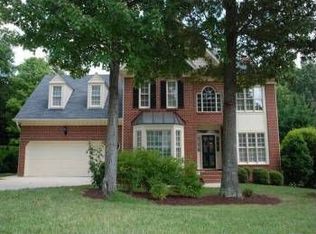 8716 Davishire Dr, Raleigh, NC 27615