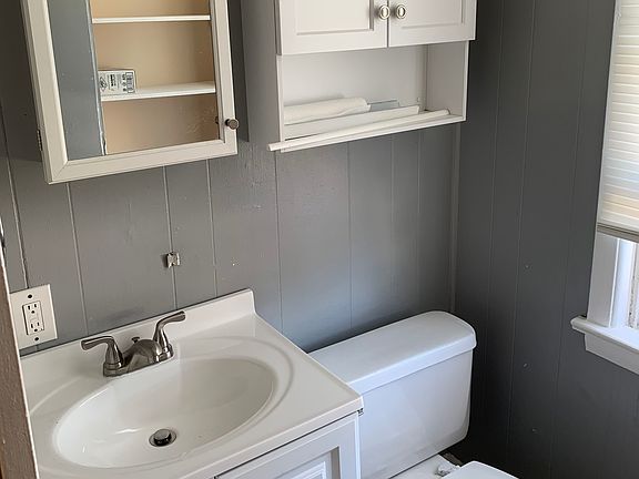 3rd image of 2035 Ealer Ave