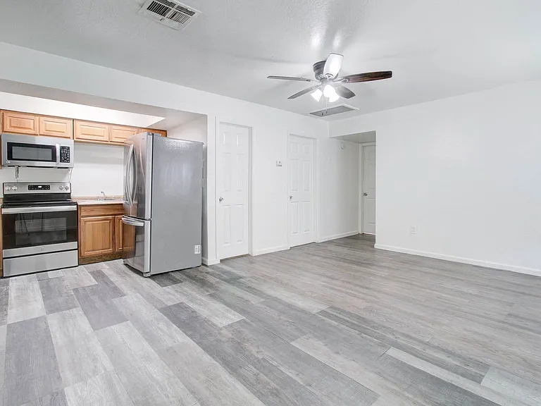 1501 E Roosevelt St #4 — Photo 8