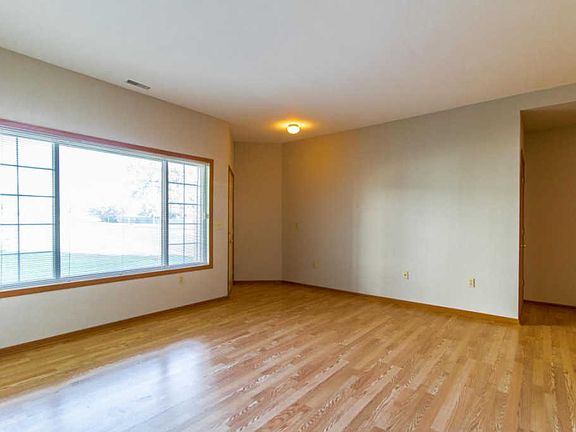 4th image of 6974 S Rolling Meadows Ct #102