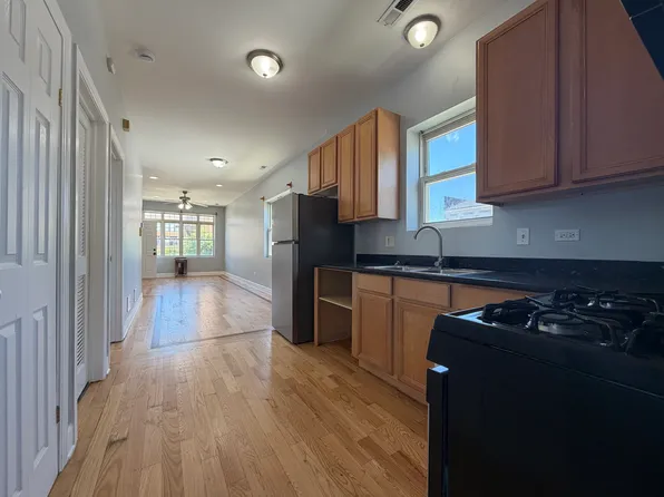 2923 W Arthington St #2, Chicago, IL 60612
