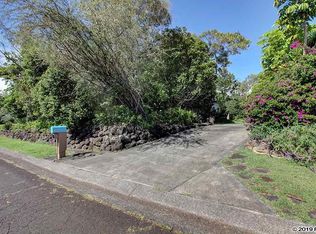 72 Kapuahi St, Makawao, HI 96768