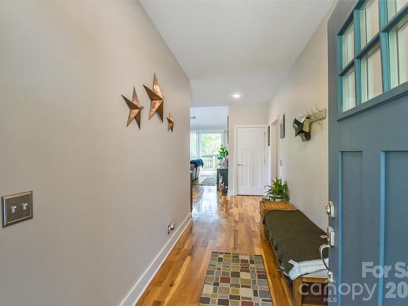 5th image of 123 White Oak Road Ext
