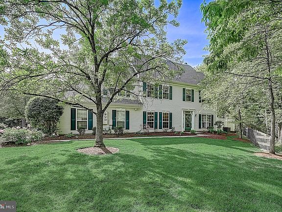 2nd image of 109 Pebble Creek Ct