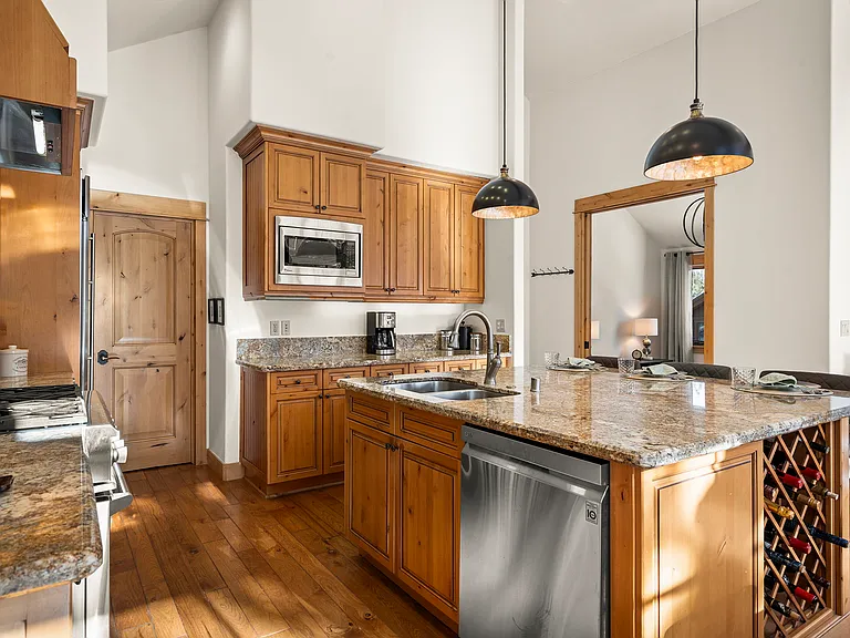 10247 Valmont Trl — Photo 10