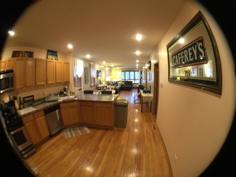 2nd image of 518 W 41st St #2