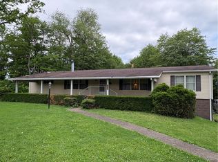 249 Dry Hill Rd, Connellsville, PA 15425
