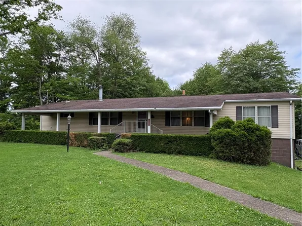 249 Dry Hill Rd, Connellsville, PA 15425