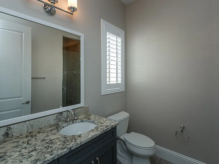 665 E Jackson St — Photo 21