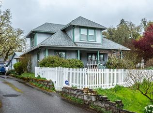438 SE Dos Gatos Ct, Roseburg, OR 97470