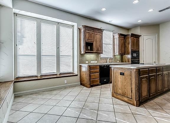 4th image of 6005 Cumberland Ct