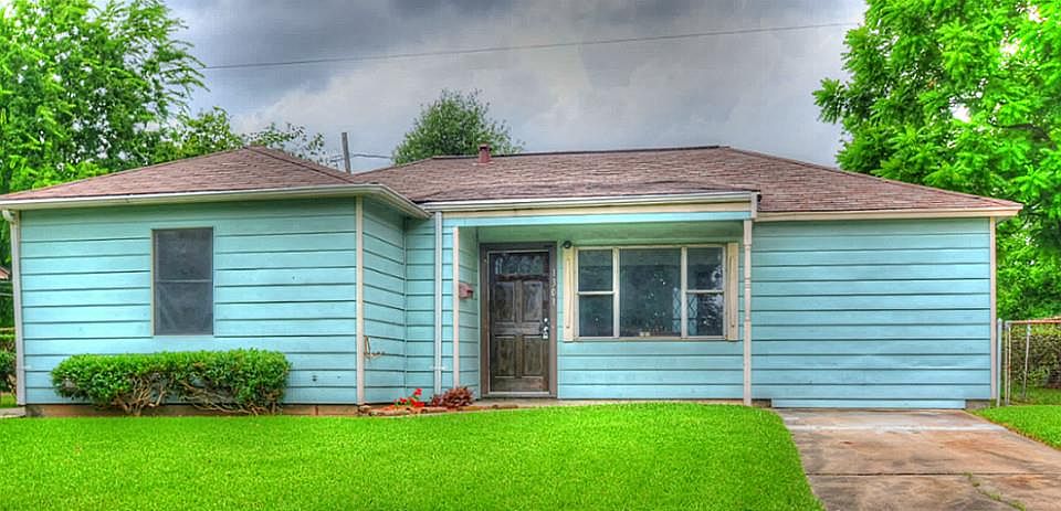 1st image of 1301 Bank Dr