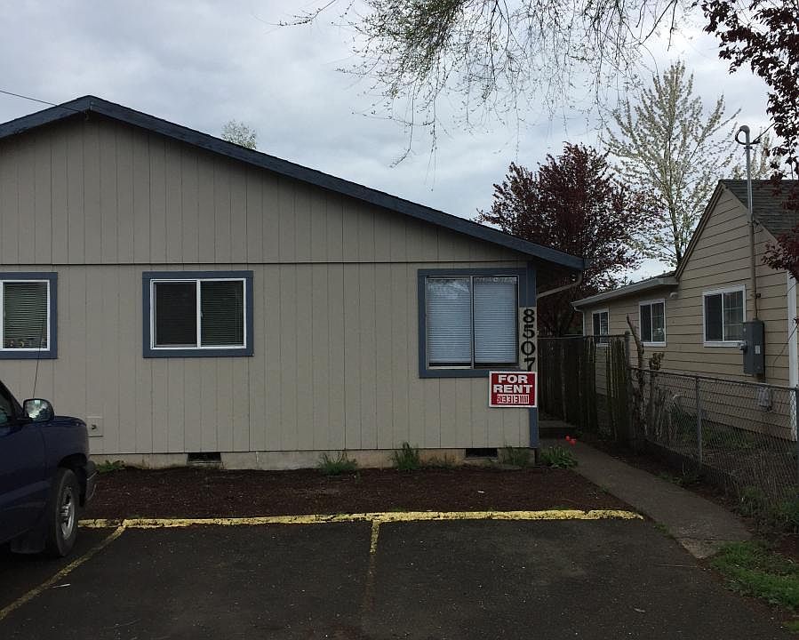 1st image of 8507 SE Hinkley Ave