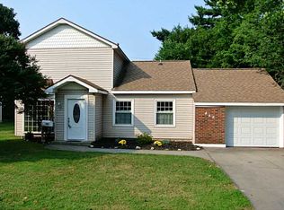 442 Blackstone Dr, Erie, PA 16505