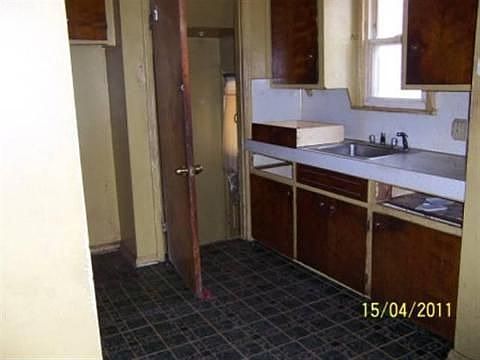 3rd image of 19369 Bradford St