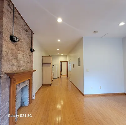 Rented by Oxford Property Group | media 10