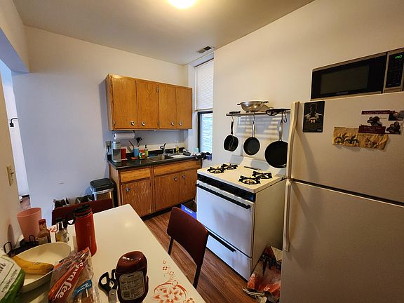 4th image of 1434 W Blackhawk St #2B