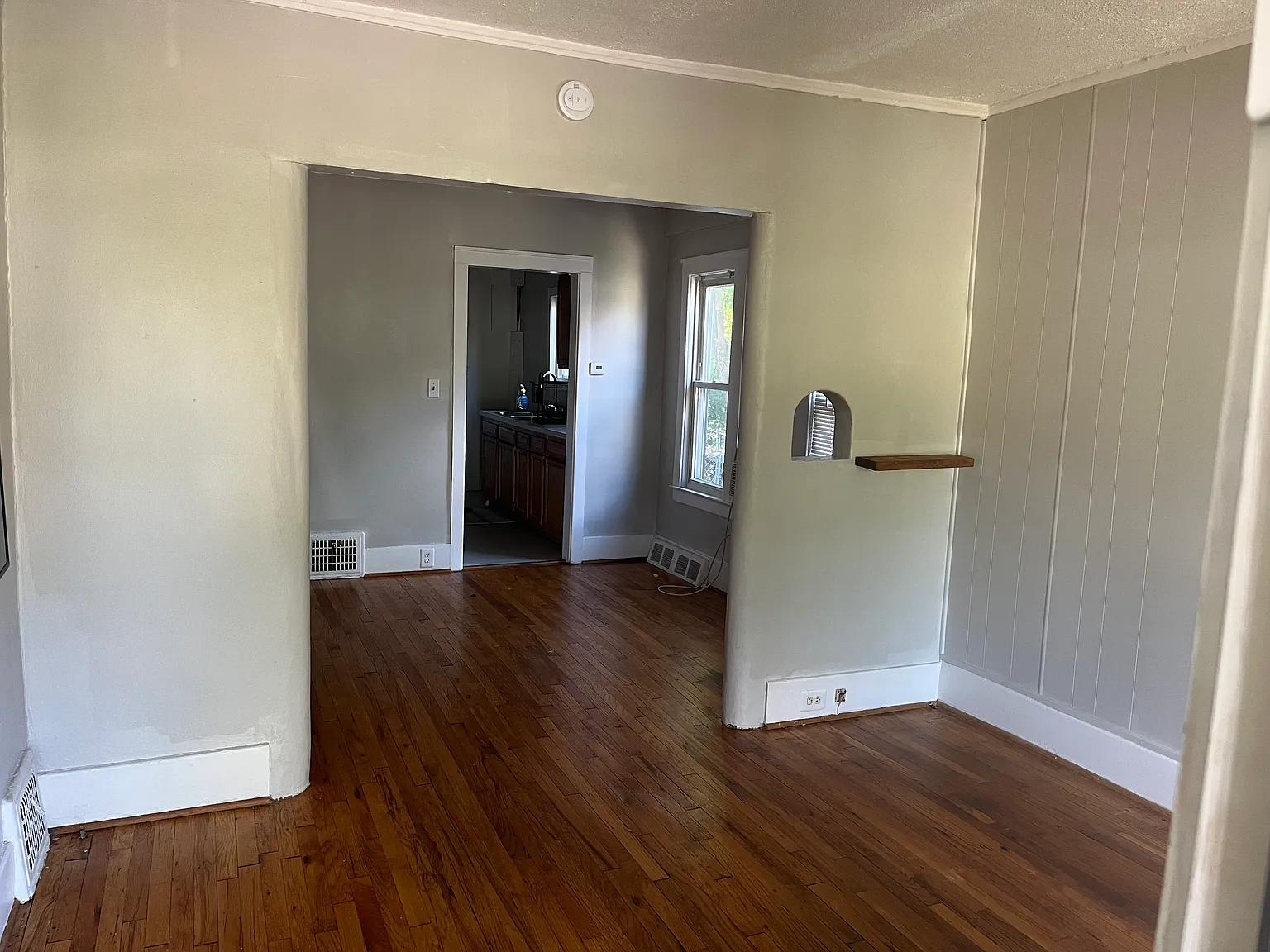 2 bed, 733 sqft, $1,300 — Photo 3