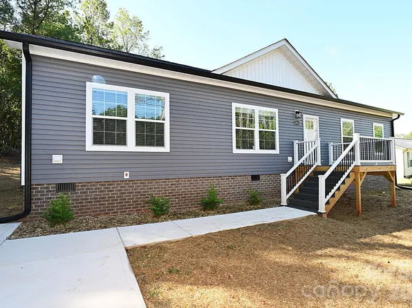 2063 Vance St, Newton, NC 28658