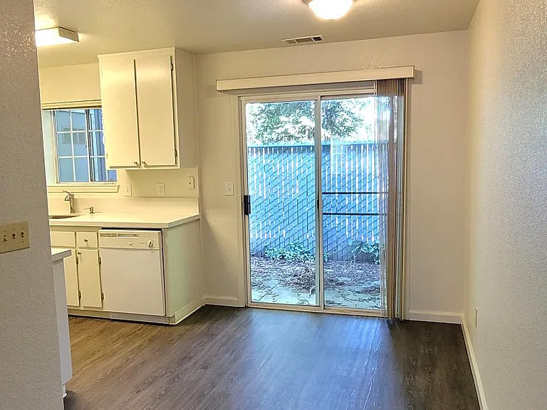 9012 Thornton Rd #4 — Photo 7