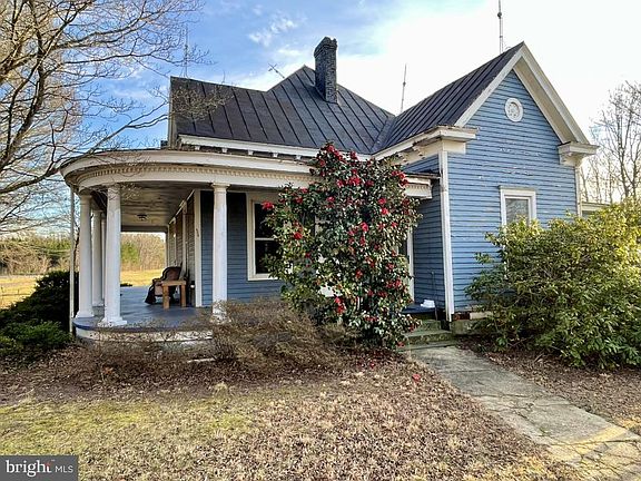 3rd image of 2136 Rocksprings Rd