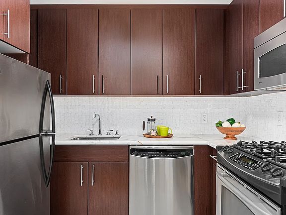 5th image of 350 W 53rd St APT 4B