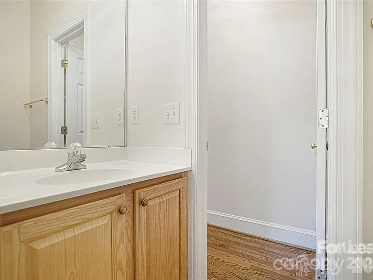 112 McConnell Dr — Photo 23