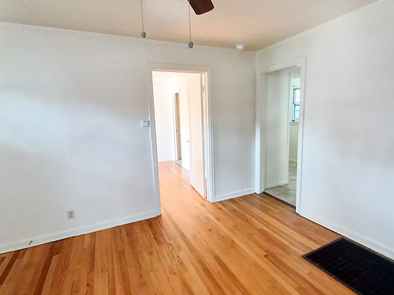 315 W Grove St #315 — Photo 3