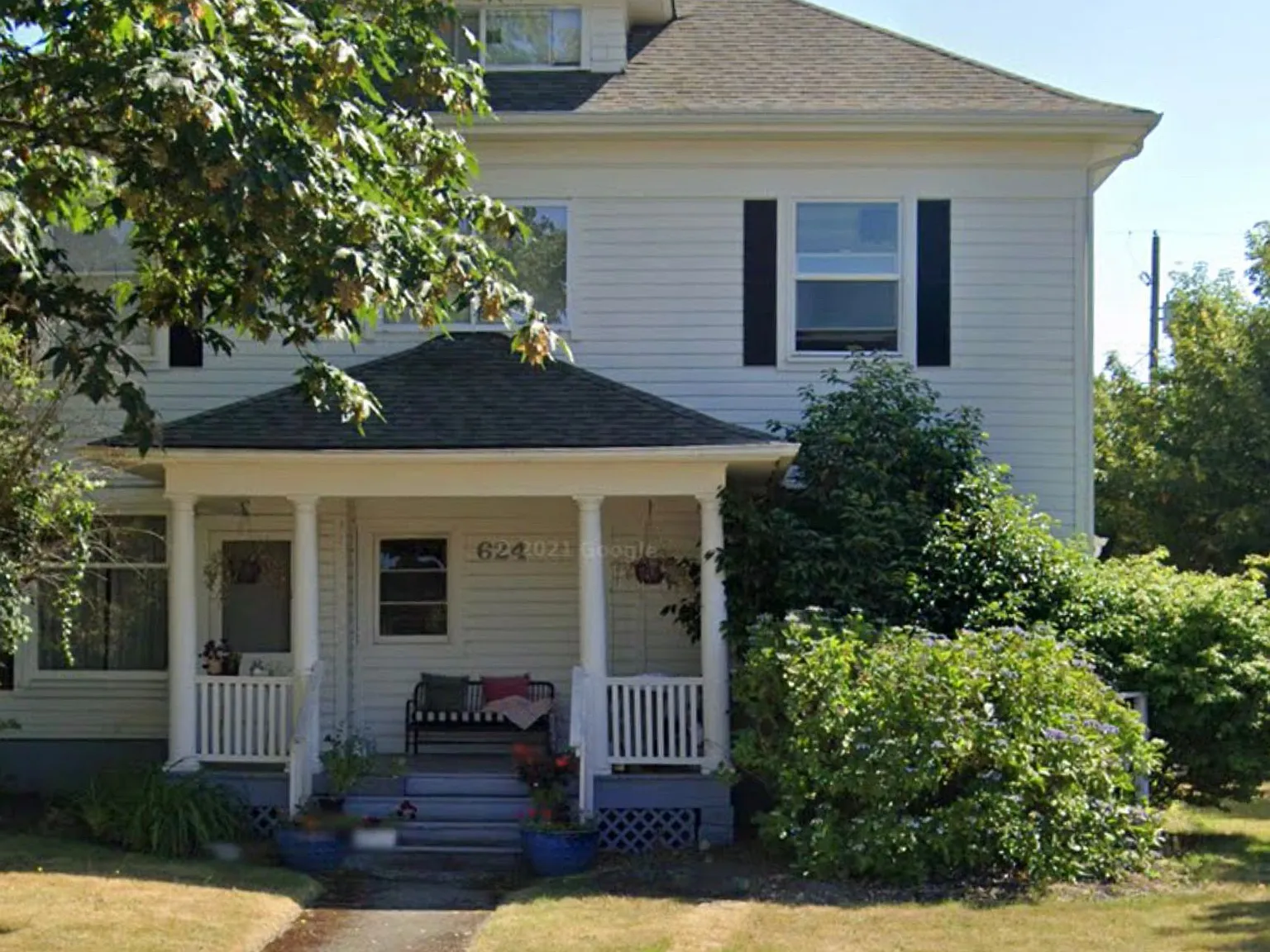The White House Apts — Photo 2