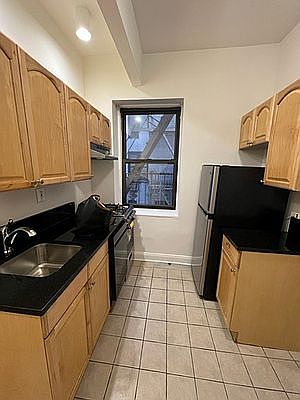 4th image of 140 Claremont Ave APT 2D