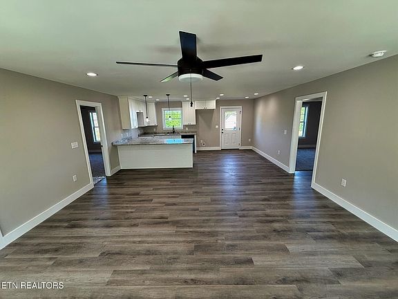 4th image of 408 Glade Springs Rd