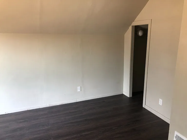 729 Main St — Photo 6