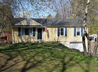 35 Hilltop Dr, Penfield, NY