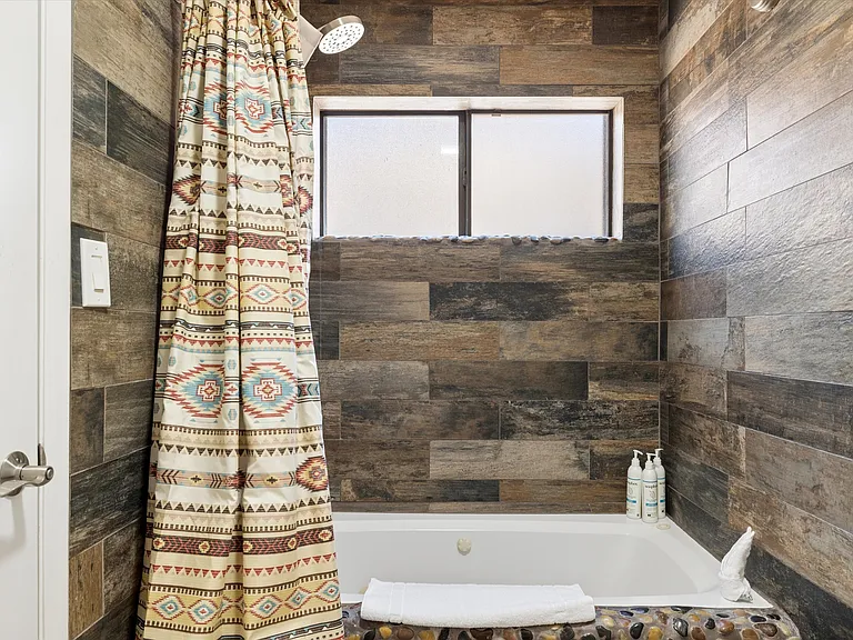 9033 W Patrick Ln — Photo 23