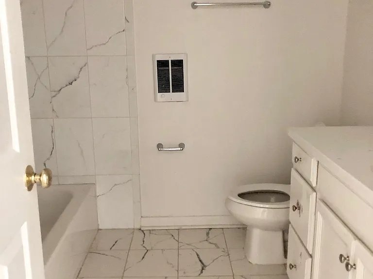 Louise Ave Apartments — Photo 11