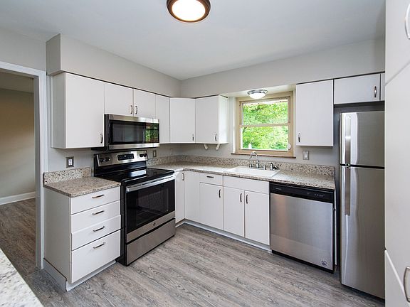 5th image of 3406 Ferncroft Dr