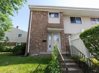 931 White Oak Ln, University Park, IL 60484