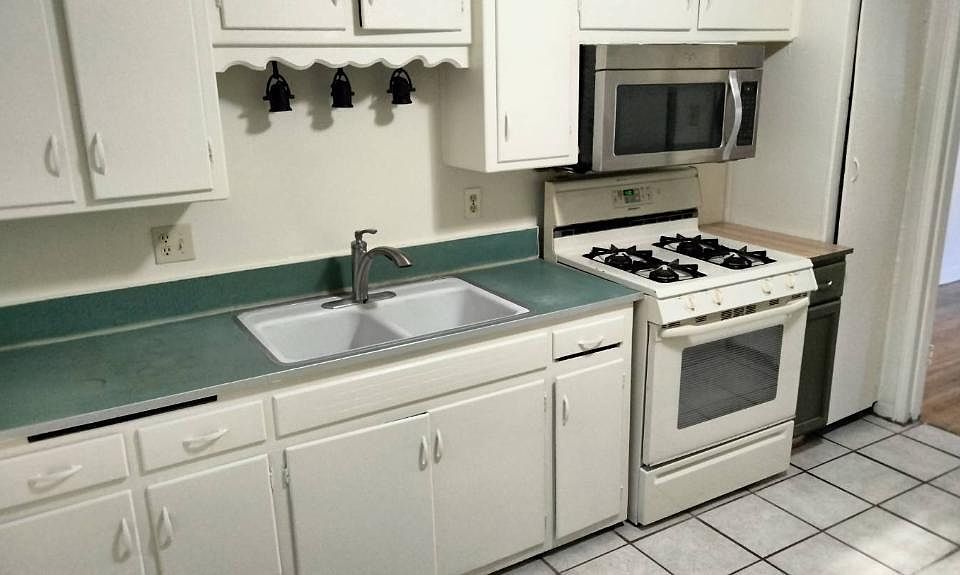 1st image of 1715 Lead Ave SE #B