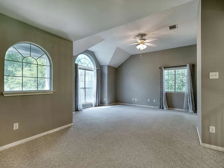 5917 Charles Schreiner Trl — Photo 10