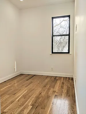 Rented by EXR | media 38