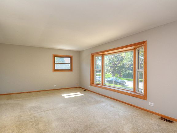 4th image of 435 Redwood Ln