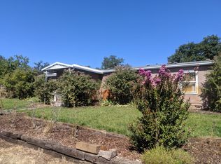 370 W Rolling Hills Dr, Eagle point, OR 97524