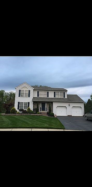 2nd image of 18 Henry Marshall Dr