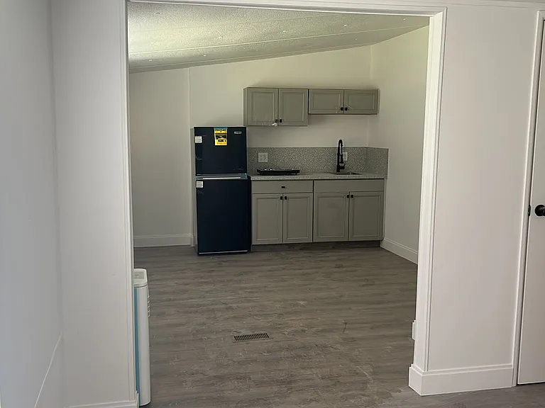 601 McKay St #2 — Photo 3