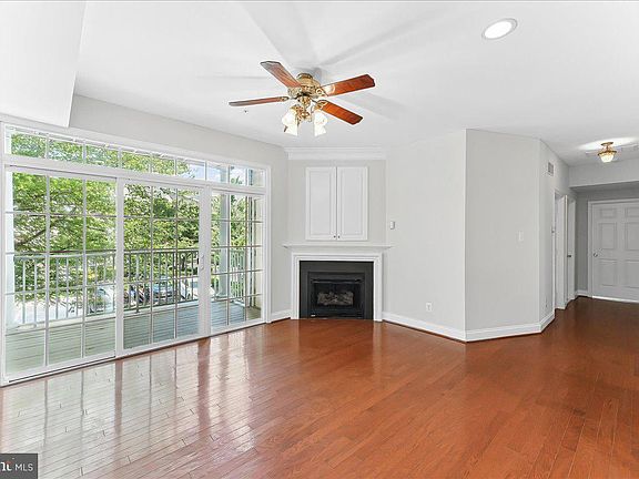 4th image of 209 Victoria Gardens Dr
