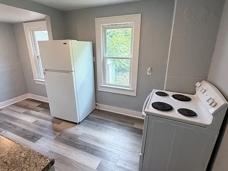 563 Elko Ave — Photo 8